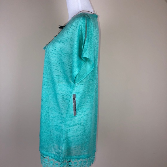 New Direction Weekend Top - Picture 4 of 4